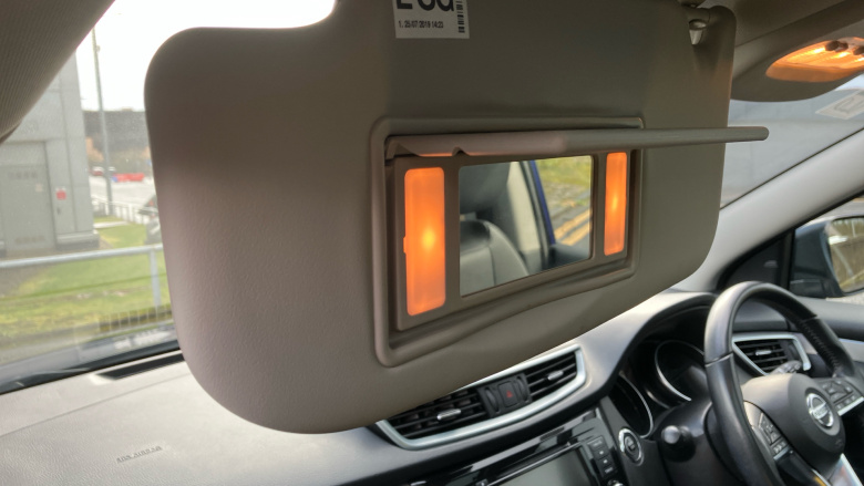 Nissan Qashqai 1.3 DiG-T Tekna 5dr Petrol Hatchback